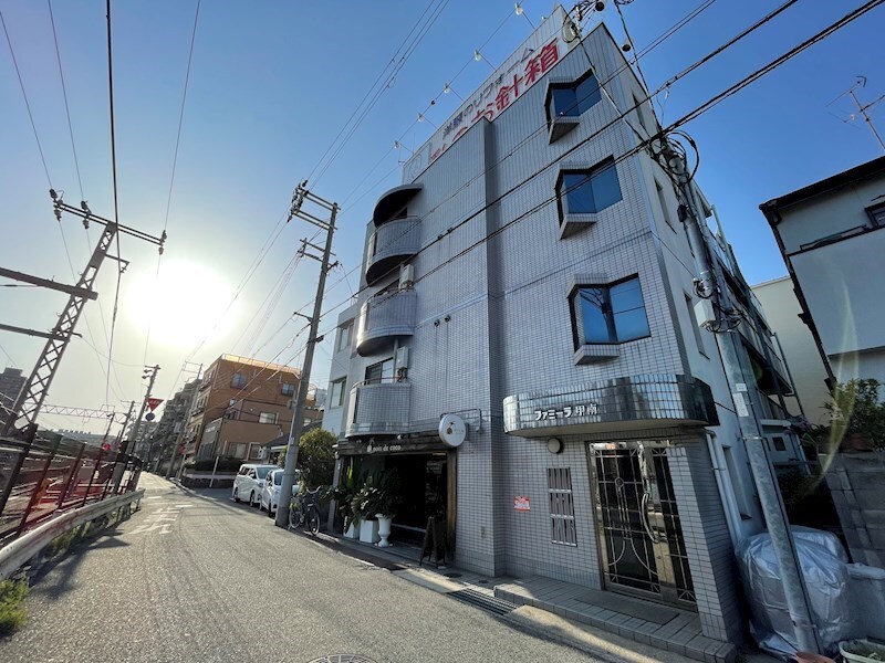 ファミーラ甲南の物件外観写真