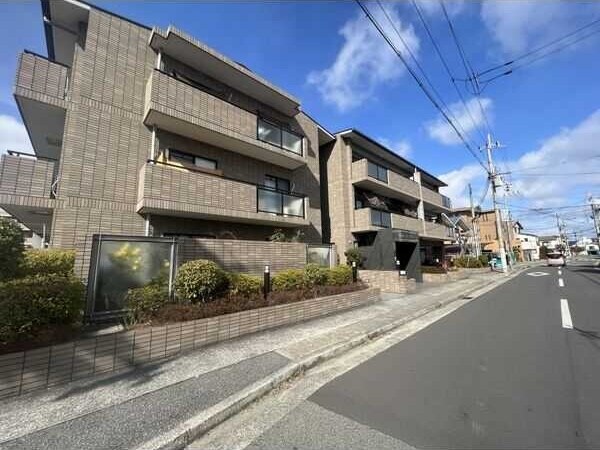 シャン・ド・フルールの物件外観写真