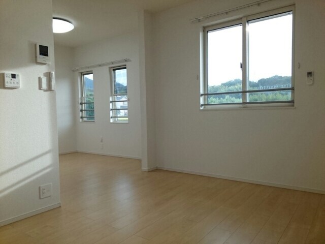 サンハイツ北六甲六番館の物件内観写真