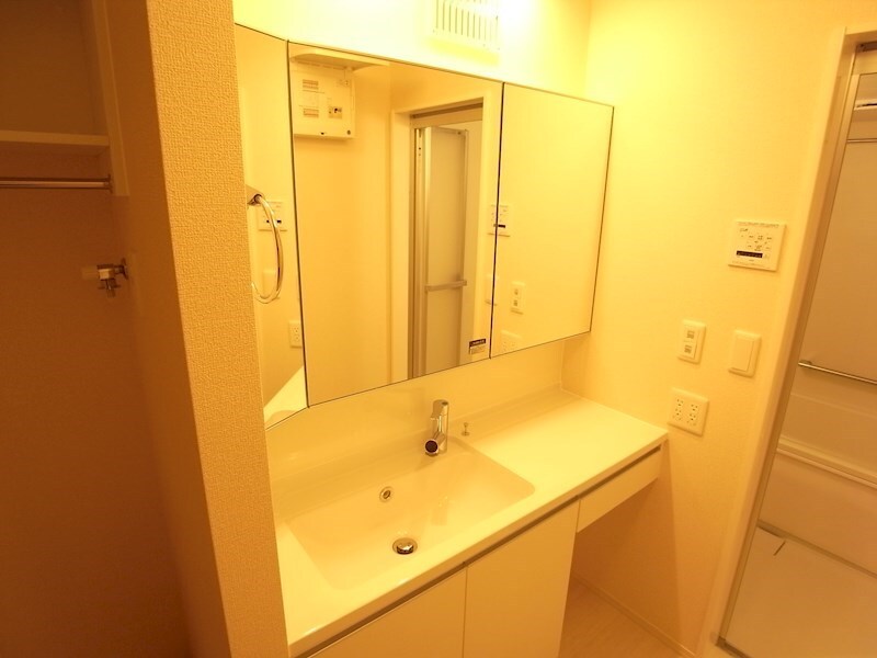 ワンウェーブ霞ヶ丘の物件内観写真