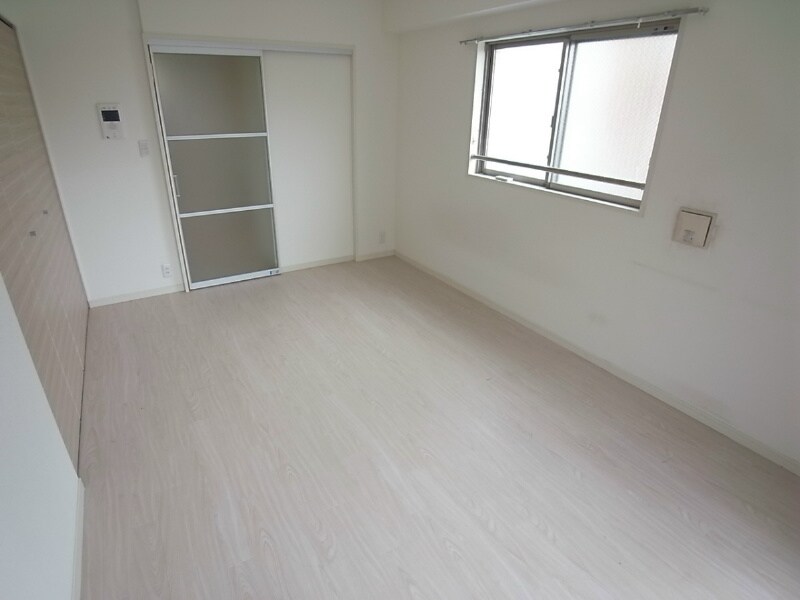 エスティ・ロアール神戸西の物件内観写真