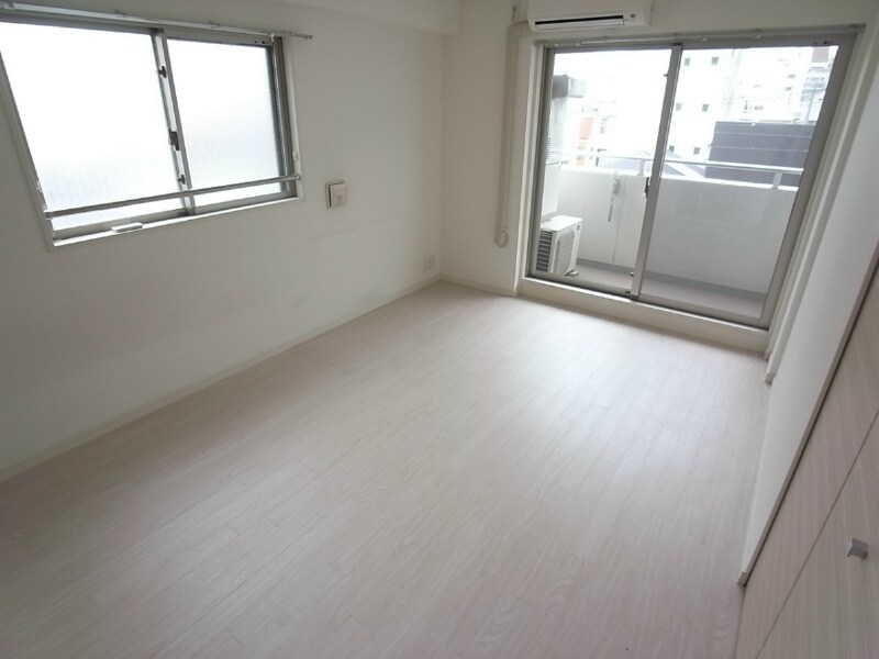 エスティ・ロアール神戸西の物件内観写真