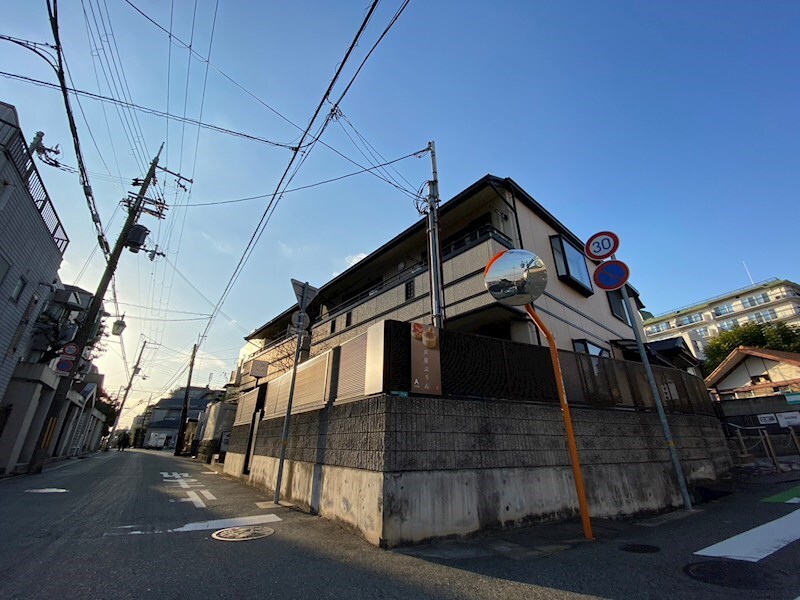 芦屋川駅 徒歩3分 1階の物件外観写真