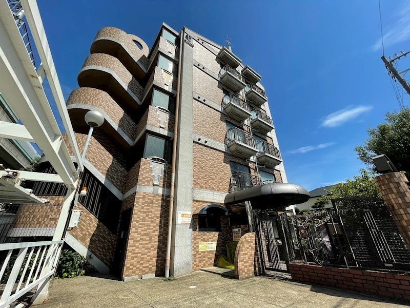 ドール魚崎の物件外観写真