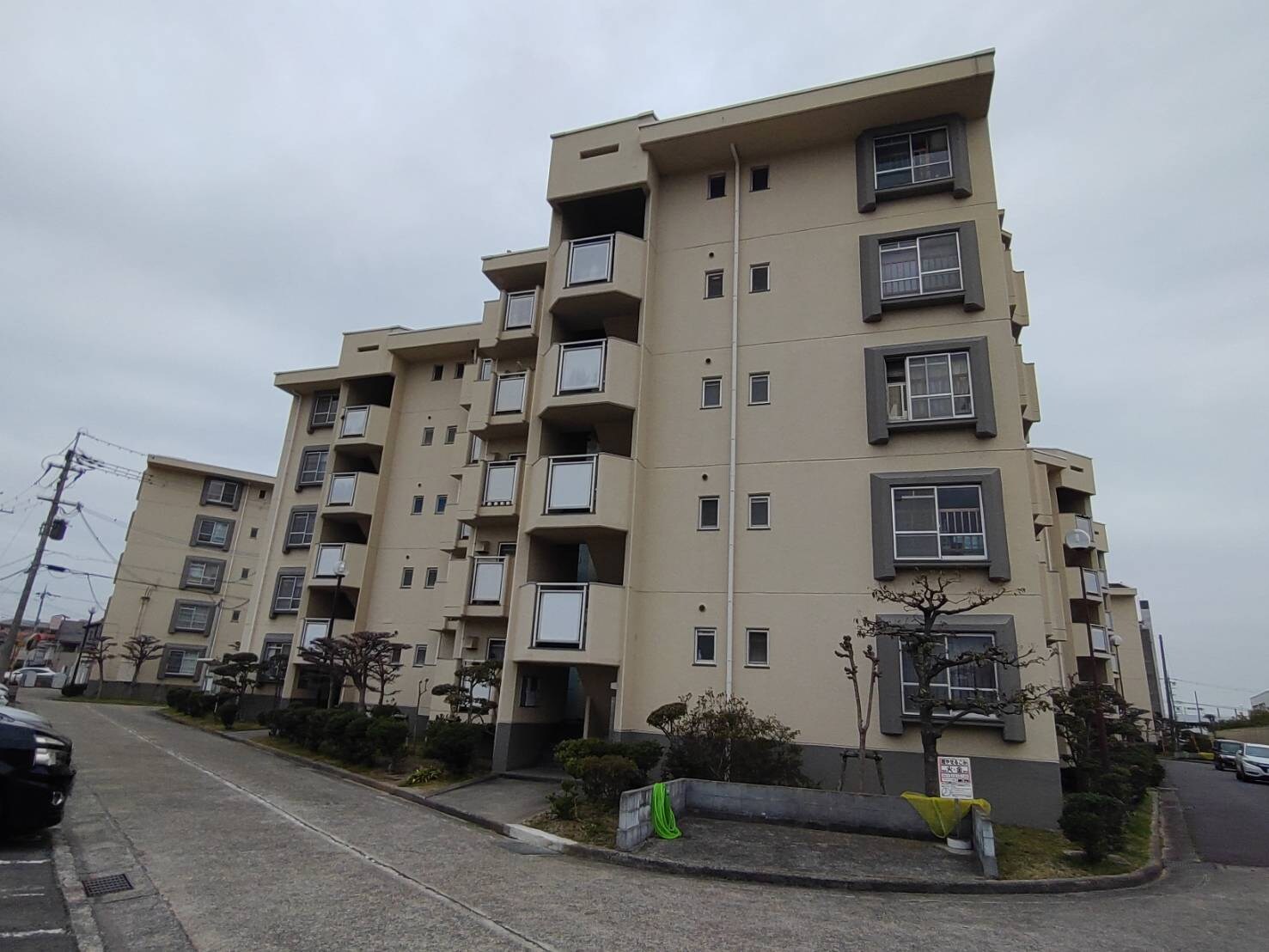 明石大窪住宅四号棟の物件外観写真