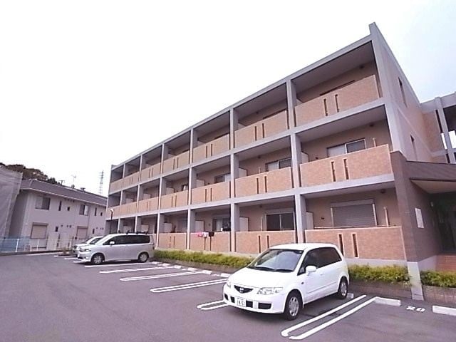 伊川谷駅 バス9分  伊川谷小学校前下車：停歩5分 2階の物件外観写真