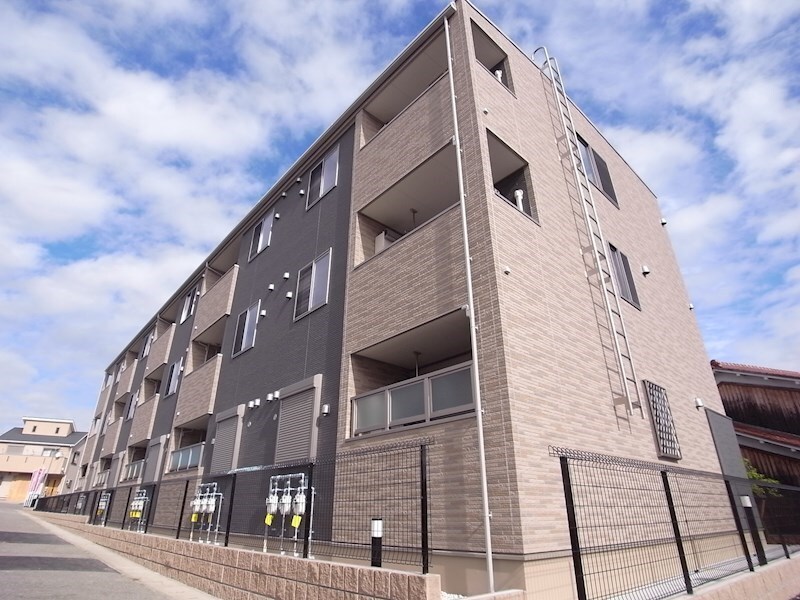 フローラルグレイスの物件外観写真