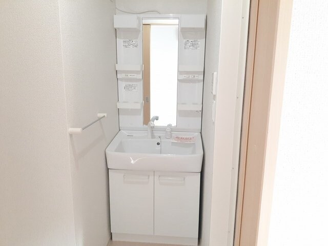 ワールドプレイスＥの物件内観写真