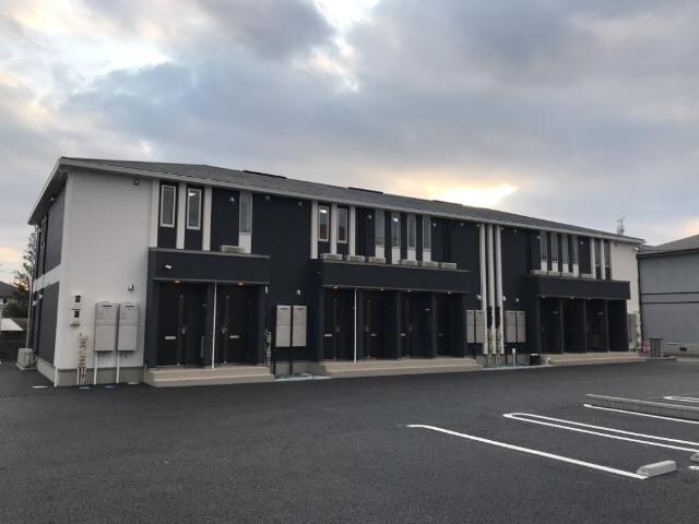 オーヴェストの物件外観写真