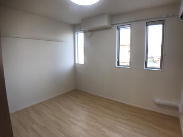 オーヴェストの物件内観写真