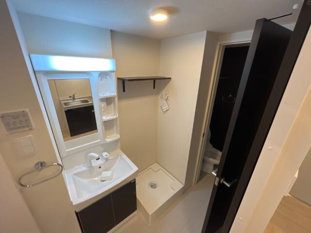 ロンド・ベル（LONDO BELL）の物件内観写真