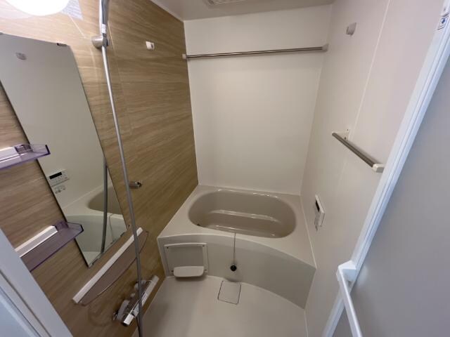 ロンド・ベル（LONDO BELL）の物件内観写真