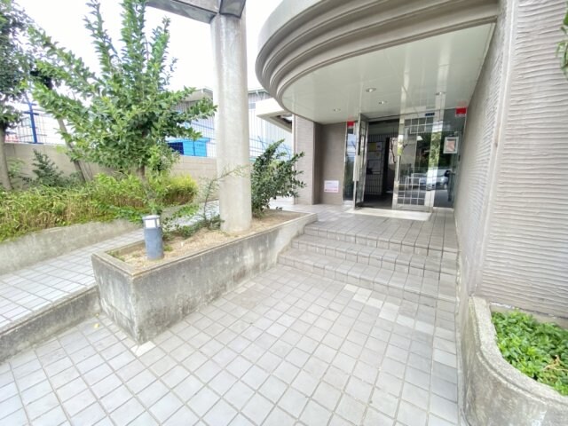 ファミールメゾンの物件外観写真