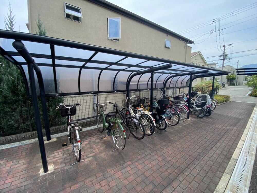 大関満池谷ハイツの物件外観写真