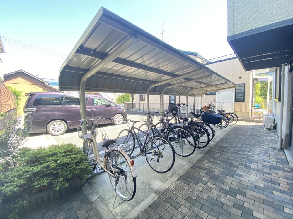 アパートメントff A棟の物件外観写真