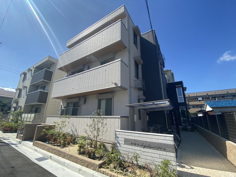 アングレームの物件外観写真