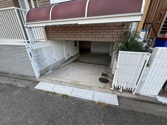 稲葉荘2丁目貸家の物件外観写真