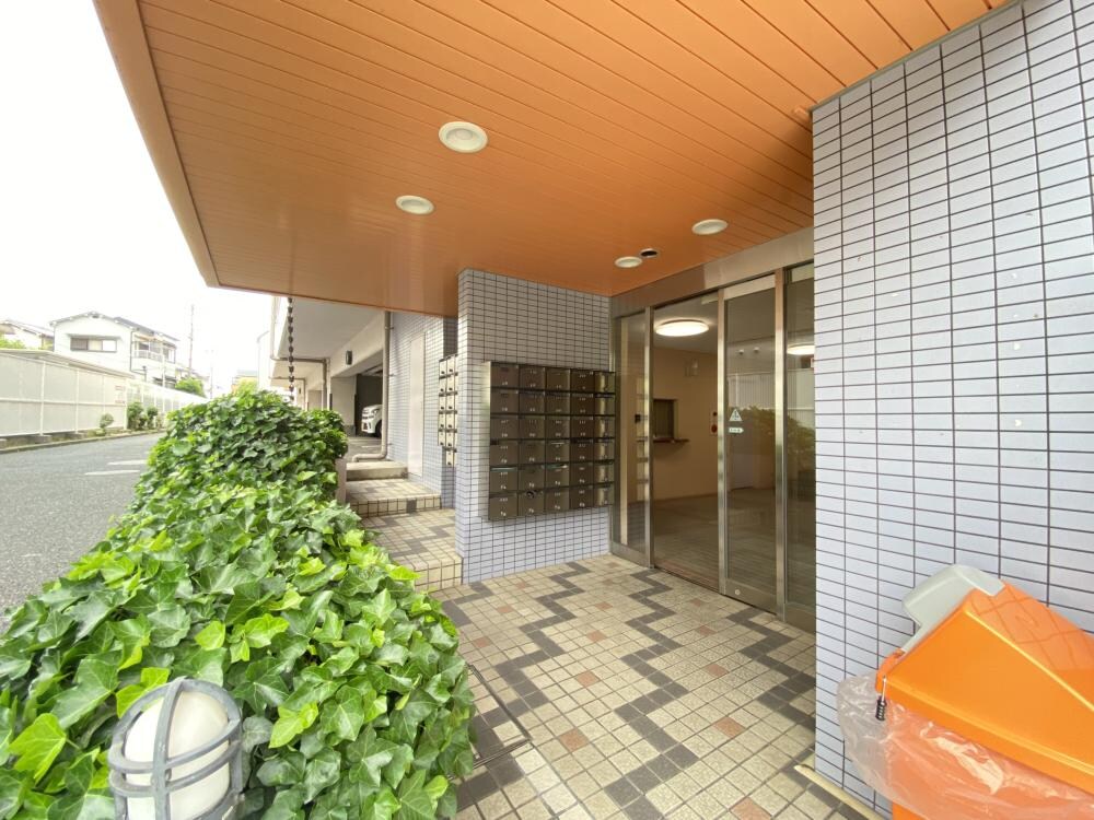 サリュー塚口の物件外観写真