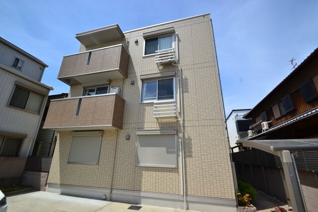 フローリッシュの物件外観写真