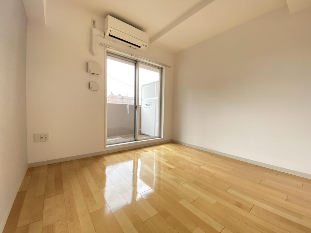 レジュールアッシュアーバンゲートの物件内観写真