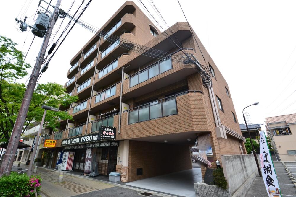 プラマー2番館の物件外観写真