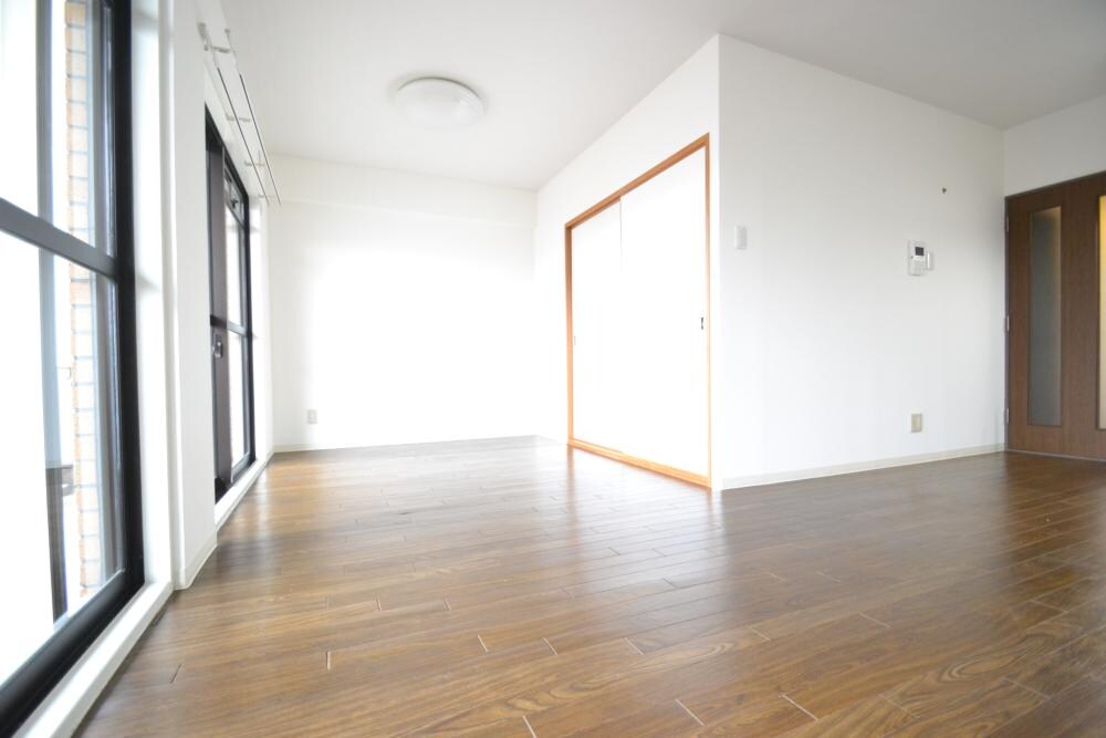 プラマー2番館の物件内観写真