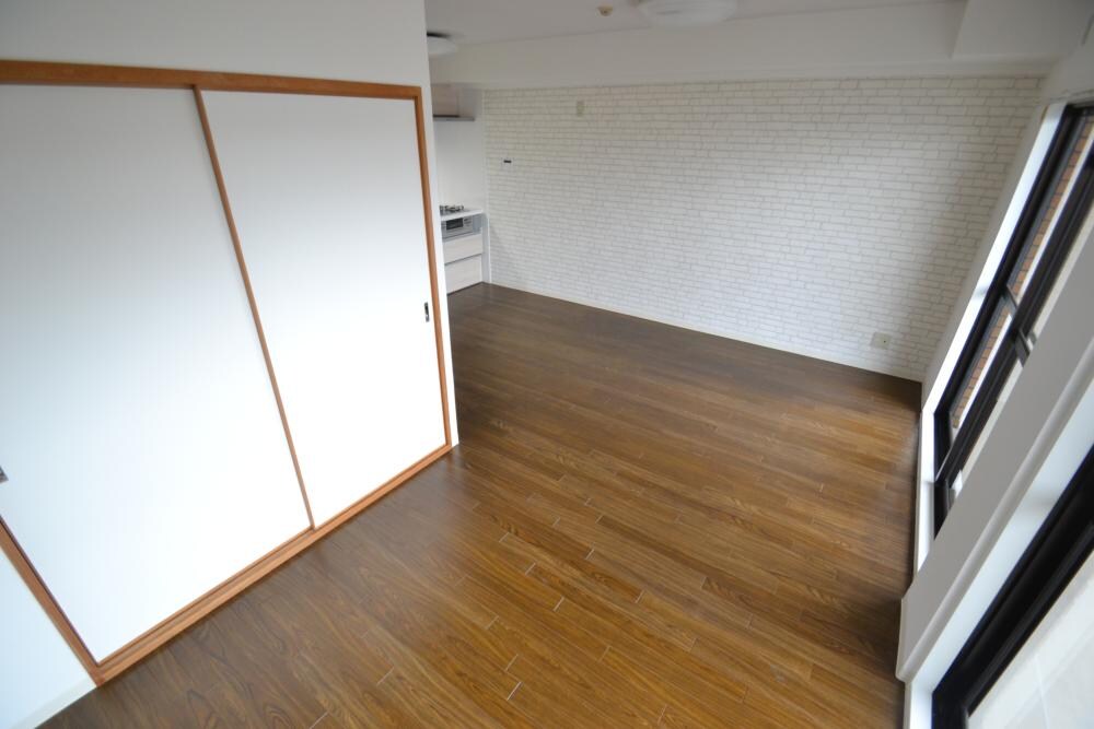 プラマー2番館の物件内観写真