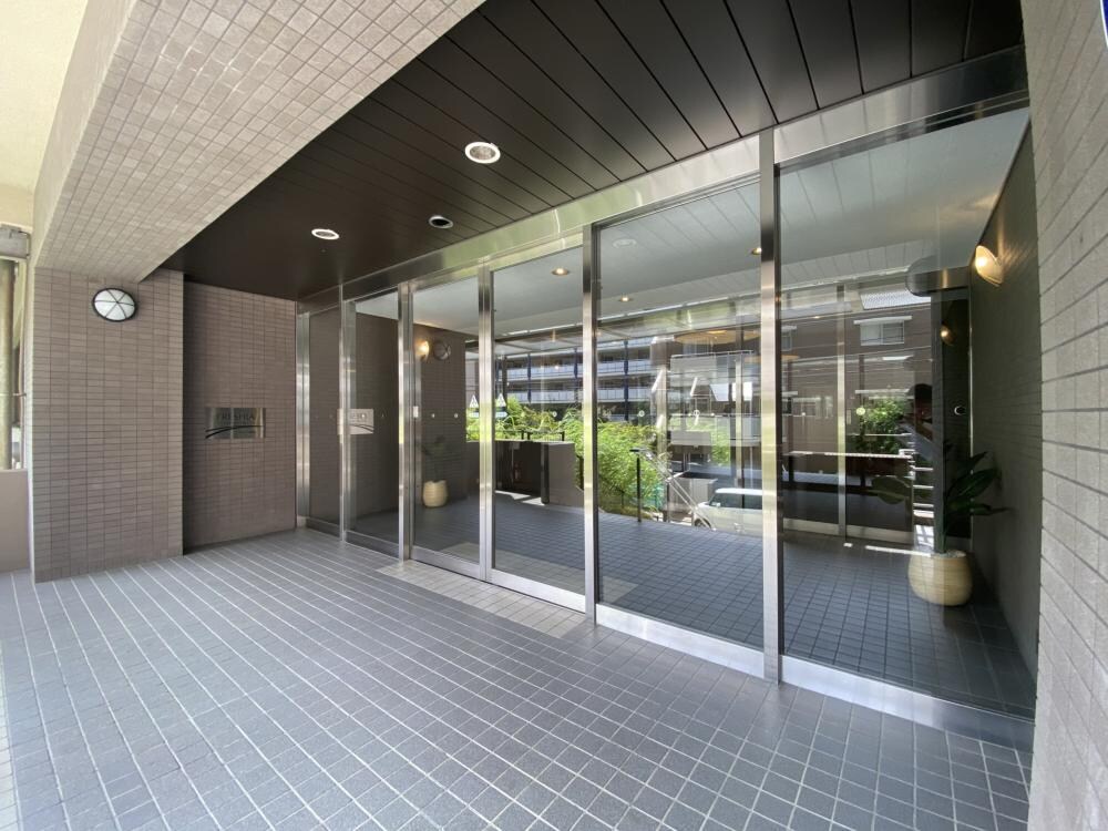 フレシア西宮の物件外観写真