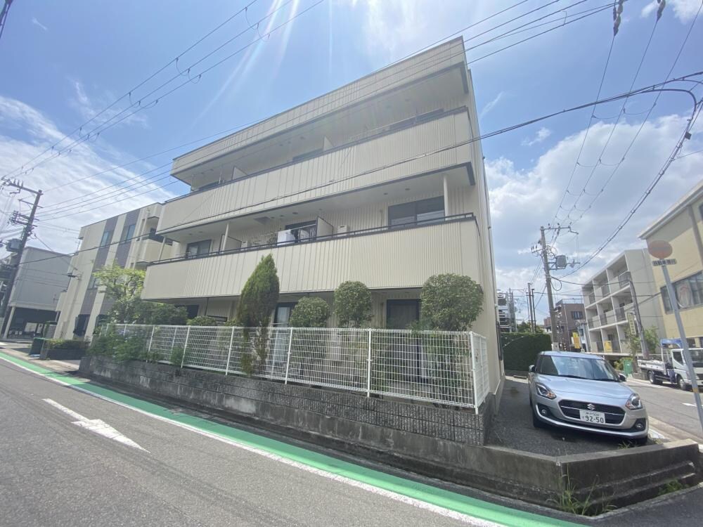 宝和マンションの物件外観写真