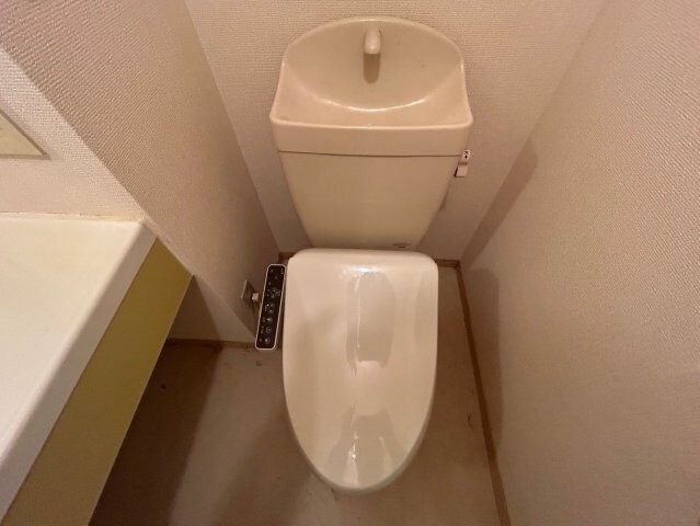 リバーハイツ B棟の物件内観写真