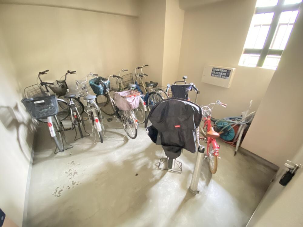 ロイヤル西宮北口の物件外観写真