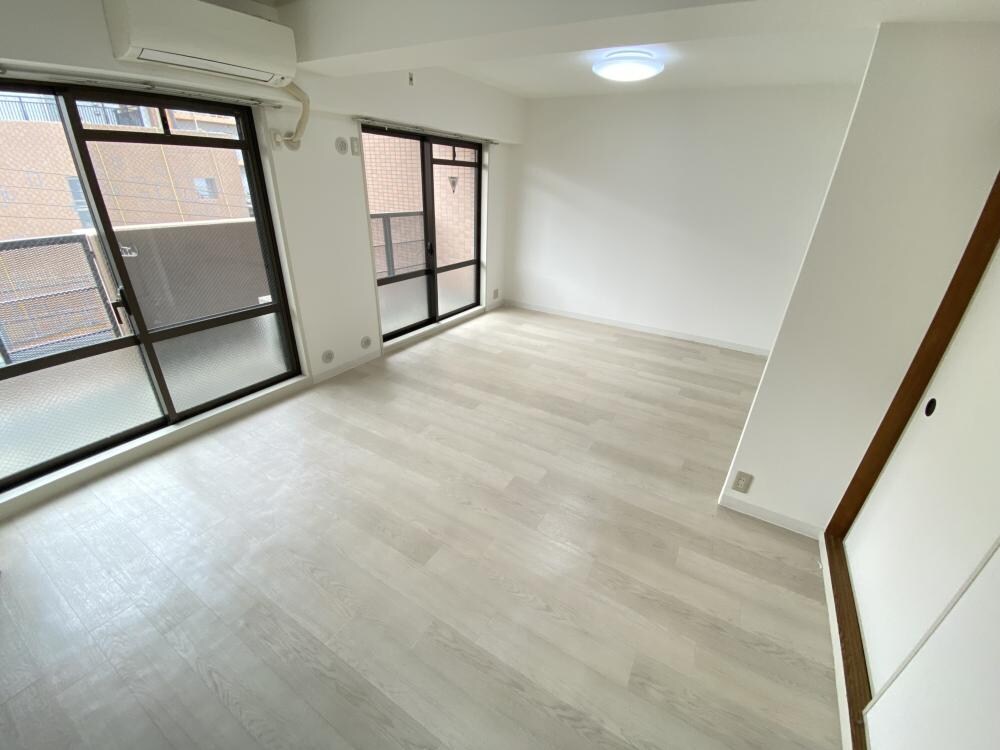 ロイヤル西宮北口の物件内観写真