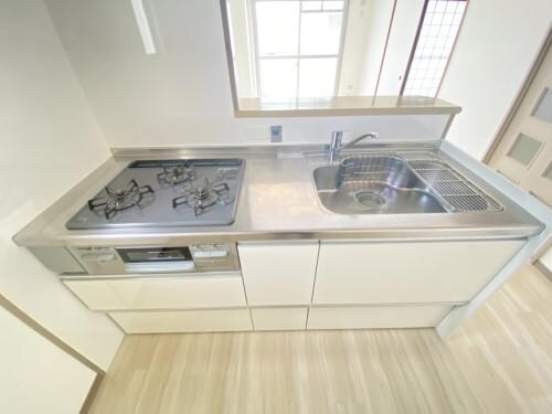 ジオレミヨ甲子園口の物件内観写真