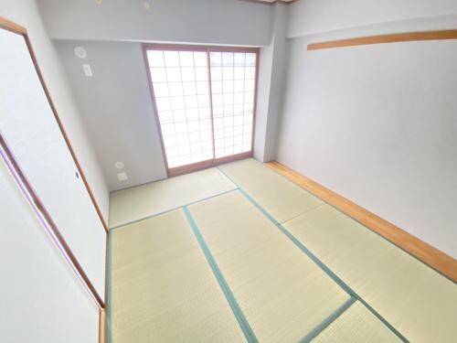 ジオレミヨ甲子園口の物件内観写真