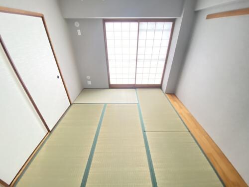 ジオレミヨ甲子園口の物件内観写真