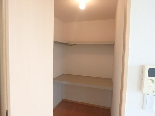 メゾンジュネスの物件内観写真