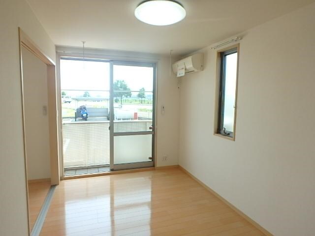 メゾンジュネスの物件内観写真