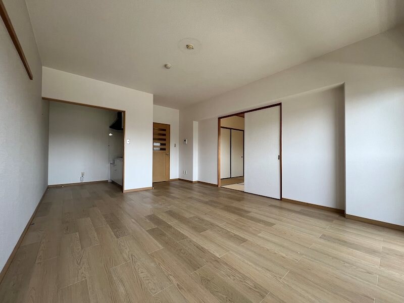 ロイヤルハイツ鶴羽田の物件外観写真