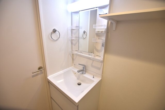 Laugh Tale 2番館の物件内観写真