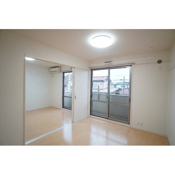 カーサドマーニの物件内観写真