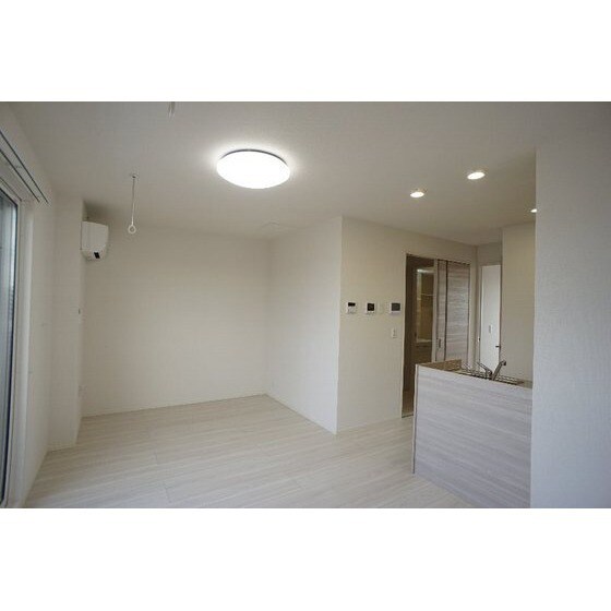 シェ・ドゥーヴルの物件内観写真