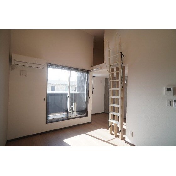 ＳＯＵＴＨ－ＧＡＲＡＧＥの物件内観写真