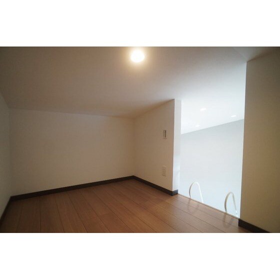 ＳＯＵＴＨ－ＧＡＲＡＧＥの物件内観写真