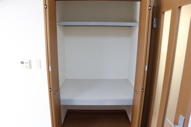 アヴァンセ栗生の物件内観写真