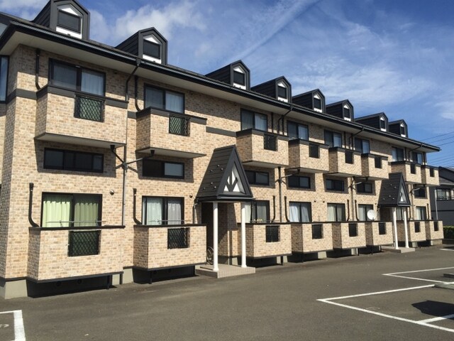 クレール成田の物件外観写真