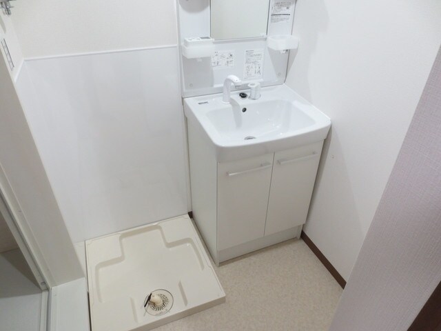 ウルス花京院Ａの物件内観写真