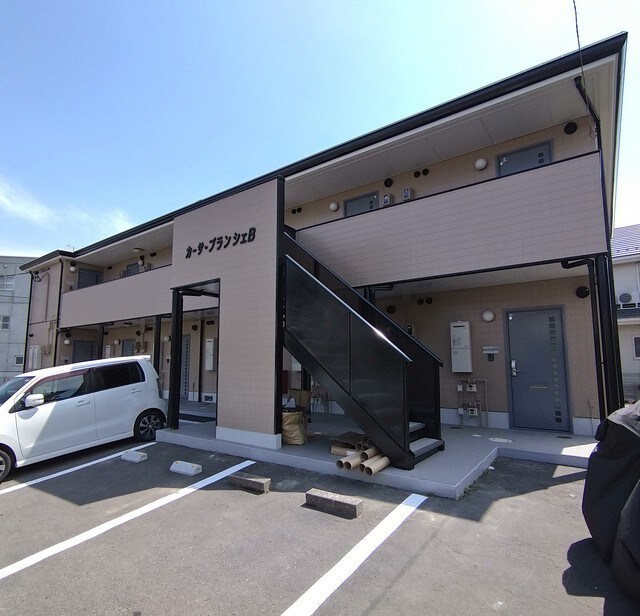 カーサ・ブランシェＢの物件外観写真