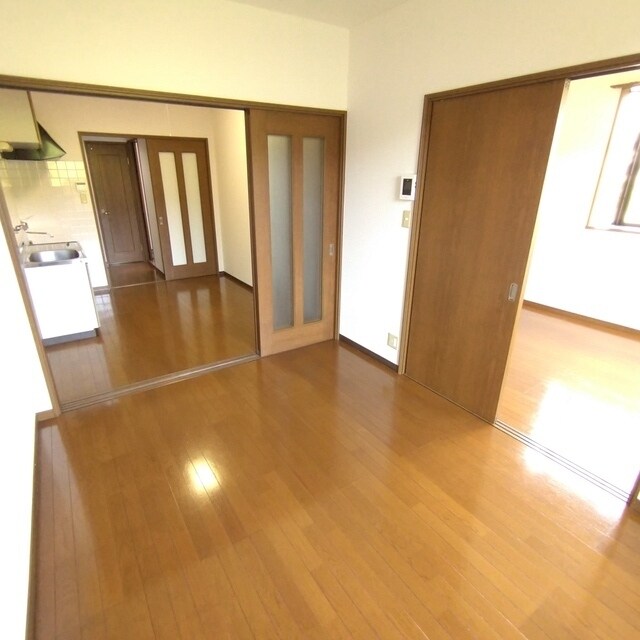 シュトラール弐番館の物件内観写真