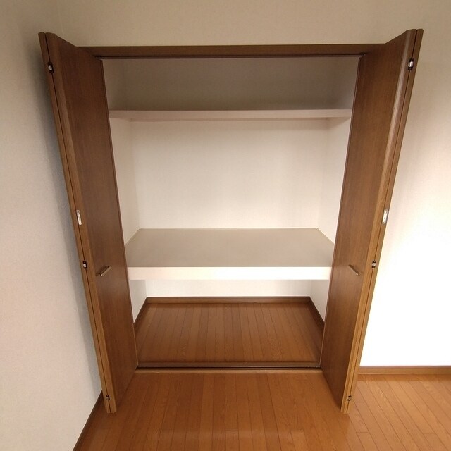 シュトラール弐番館の物件内観写真