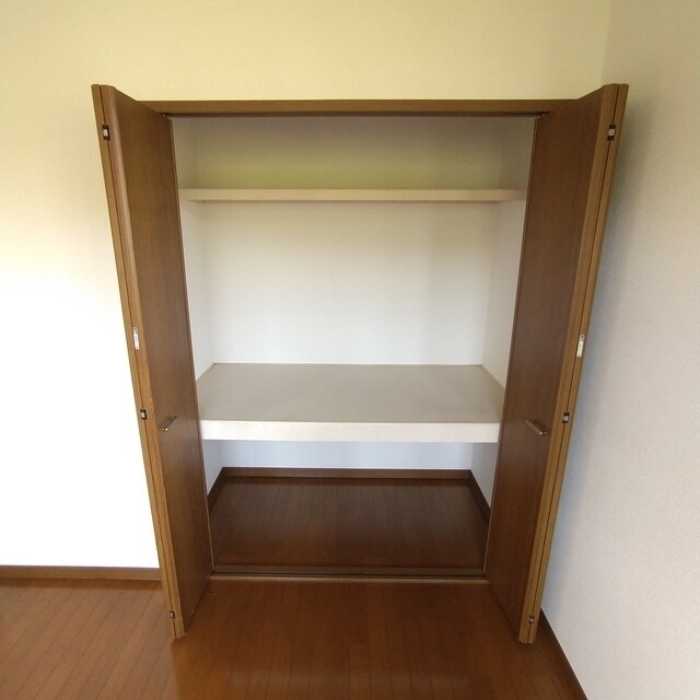 シュトラール弐番館の物件内観写真